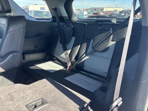 Used 2023 Ford Explorer XLT w/ Equipment Group 202A AWD/4WD image 13
