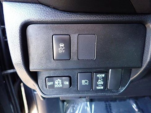 Used 2021 Toyota Tacoma TRD Off-Road image 12