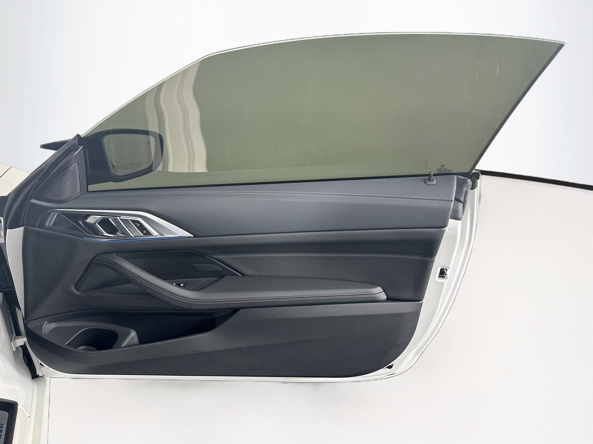 Used 2025 BMW M440i Convertible RWD image 32