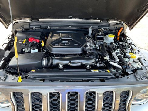 Used 2023 Jeep Wrangler Unlimited Sahara AWD/4WD image 29