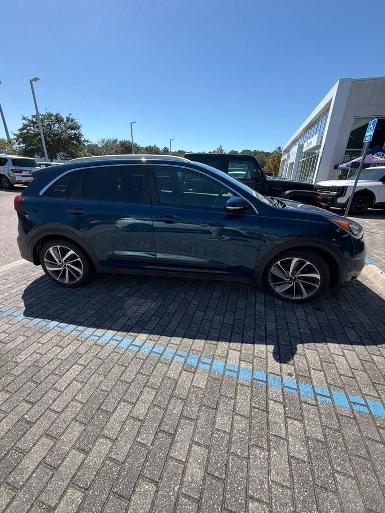 Used 2019 Kia Niro Touring FWD image 11