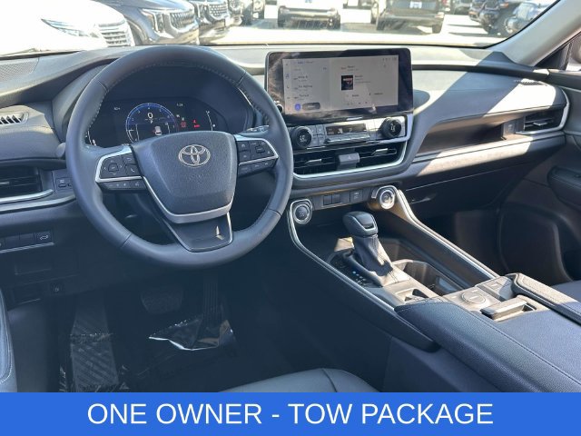 Used 2025 Toyota Grand Highlander FWD image 2