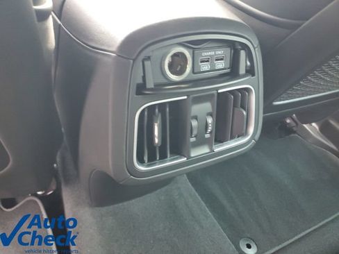 Used 2023 Maserati Levante GT AWD/4WD image 14