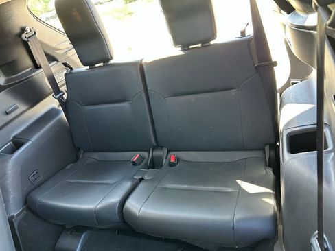 Used 2024 Mitsubishi Outlander SE image 13