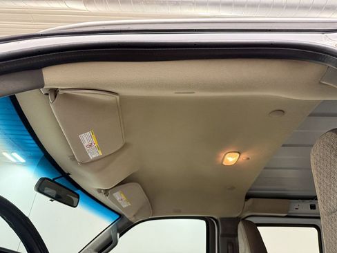 Used 2017 GMC Savana 2500 image 9