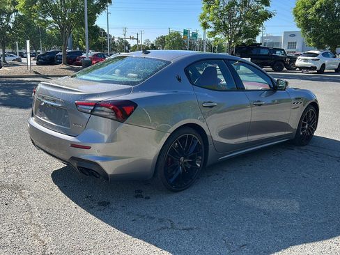 Used 2022 Maserati Ghibli Modena RWD image 5
