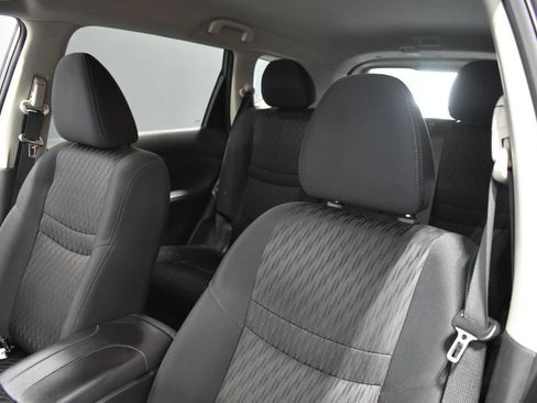 Used 2019 Nissan Rogue S w/ Special Edition Package AWD/4WD image 16