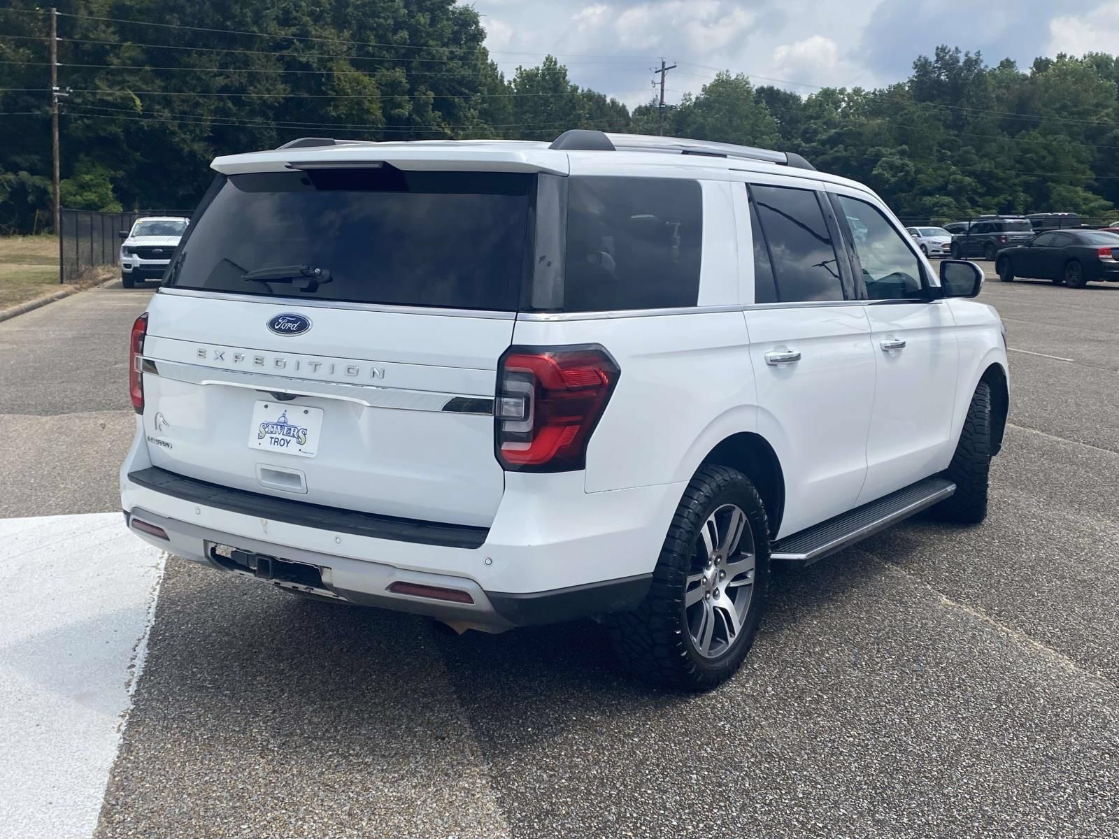 Used 2022 Ford Expedition Limited AWD/4WD image 7
