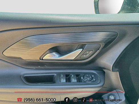 Used 2022 GMC Terrain SLE w/ Driver Convenience Package FWD image 10