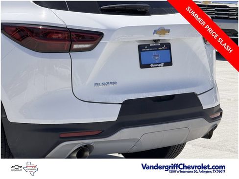 Certified 2025 Chevrolet Blazer LT FWD image 6