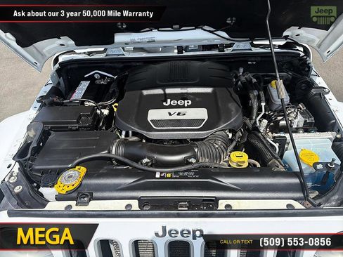 Used 2018 Jeep Wrangler Unlimited Sahara AWD/4WD image 27