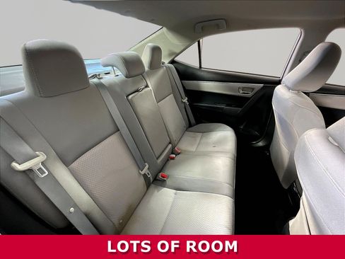 Used 2015 Toyota Corolla LE FWD image 21