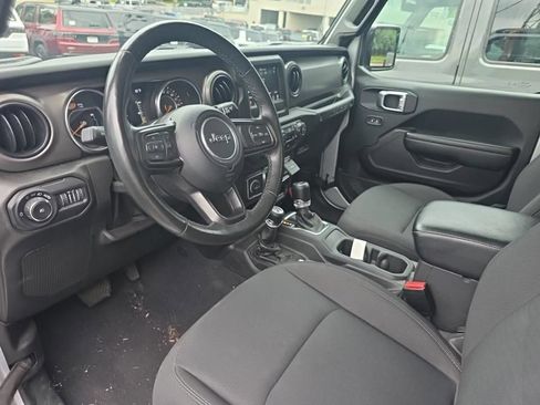Used 2022 Jeep Wrangler Sport AWD/4WD image 10