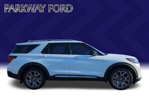Used 2025 Ford Explorer Platinum w/ Ultimate Package AWD/4WD image 6