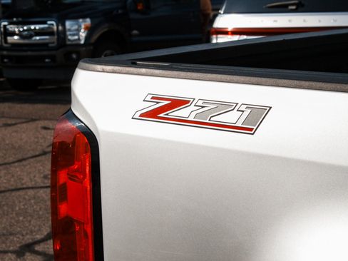 Used 2015 Chevrolet Colorado Z71 w/ LPO, Gearon Bar Package RWD image 5