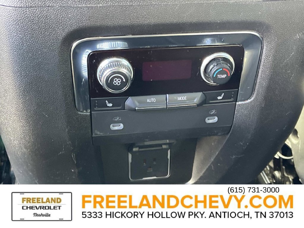 Used 2022 GMC Yukon XL Denali RWD image 19