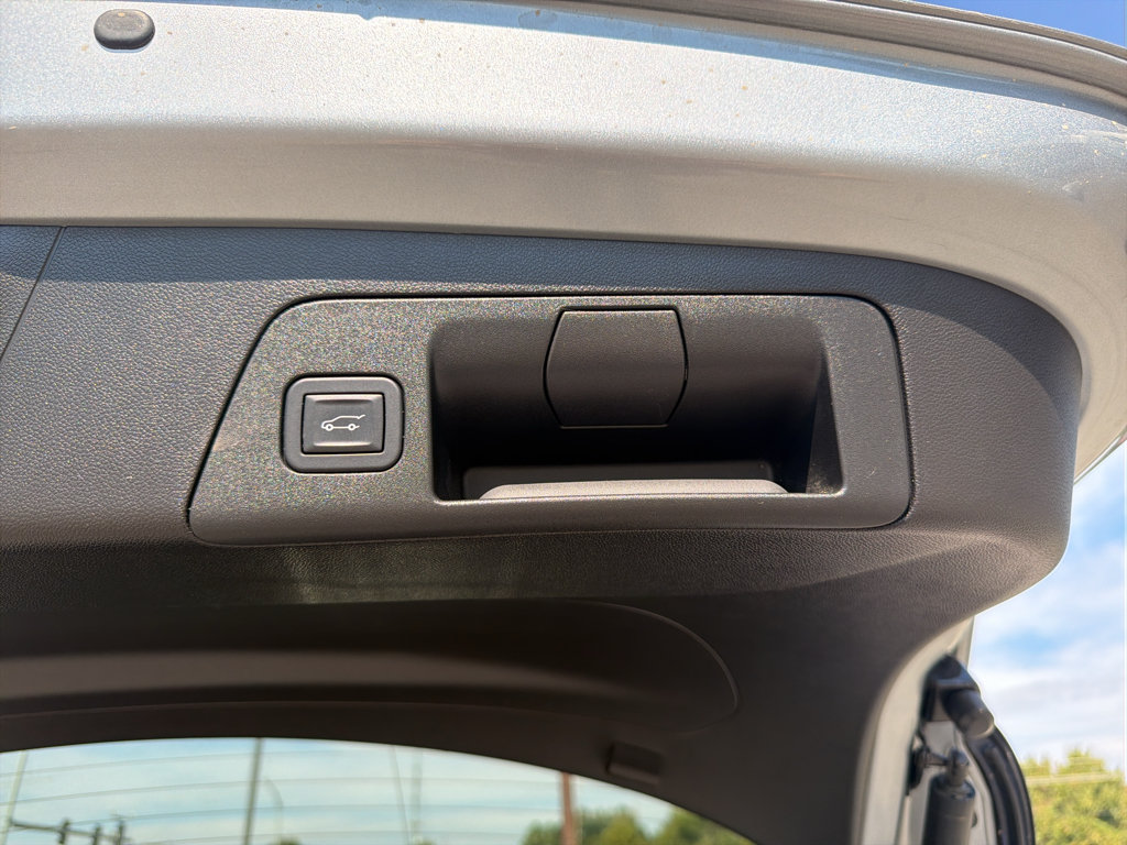 Used 2025 Buick Envision Avenir AWD/4WD image 23