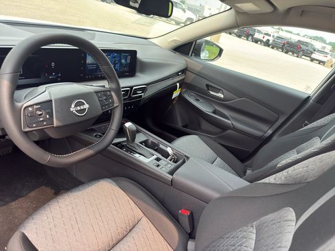 New 2026 Nissan Sentra SV w/ SV Convenience Package FWD image 24
