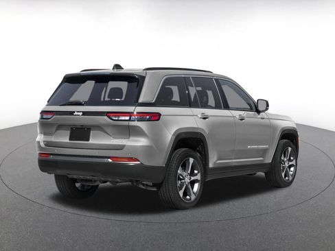 Used 2026 Jeep Grand Cherokee Limited AWD/4WD image 2