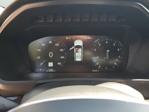 Used 2017 Volvo XC90 T5 Momentum w/ Vision Package image 34