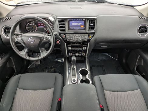 Used 2017 Nissan Pathfinder SV w/ SV Tech Package image 27