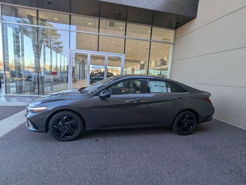 New 2026 Hyundai Elantra SEL Sport image 2