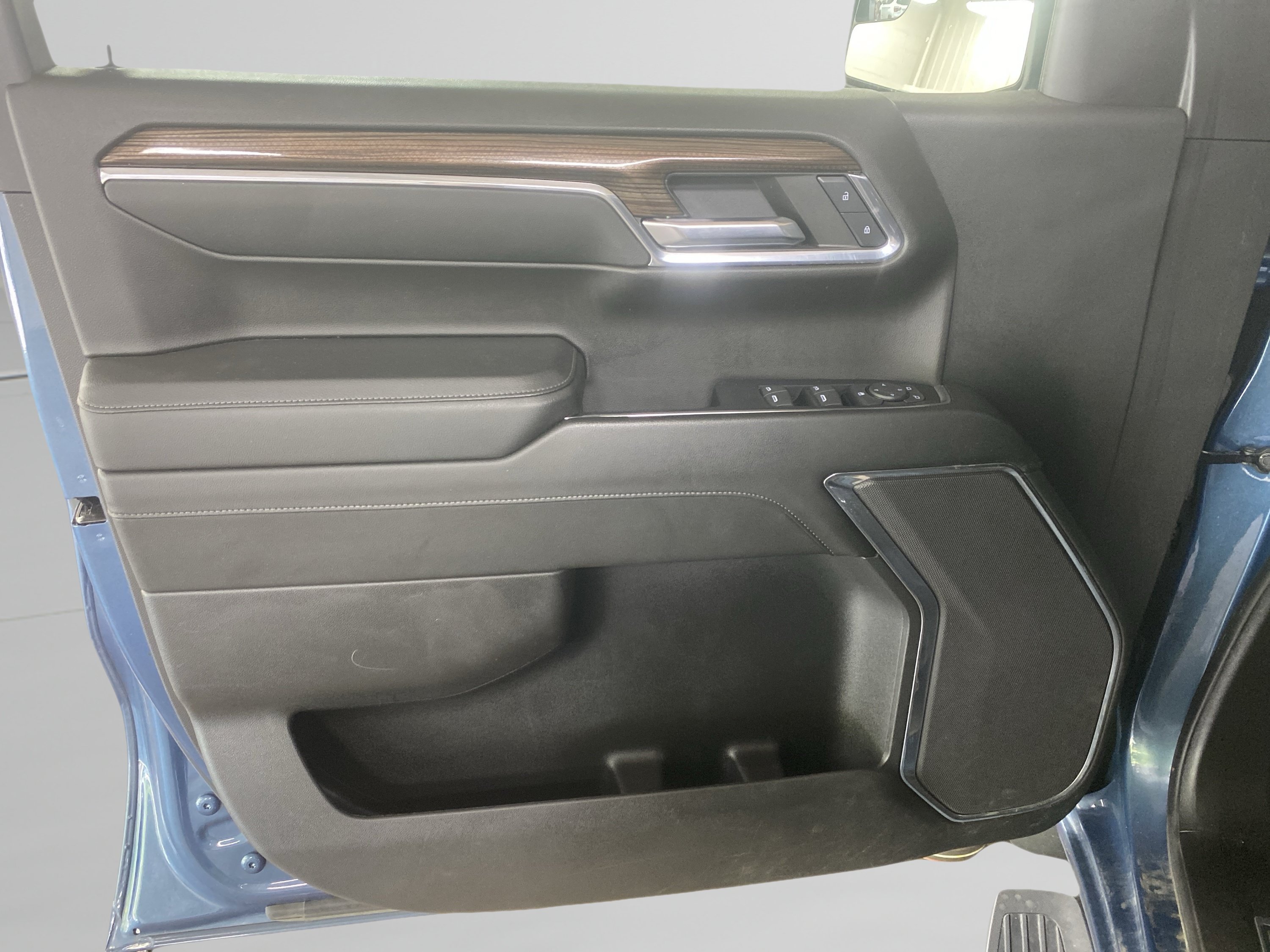 Used 2024 Chevrolet Silverado 1500 LT AWD/4WD image 13
