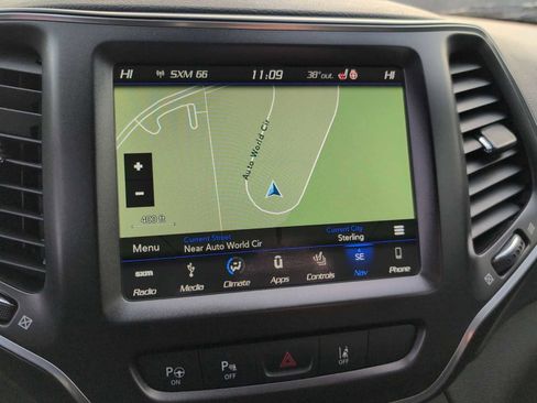 Used 2019 Jeep Cherokee Trailhawk image 31