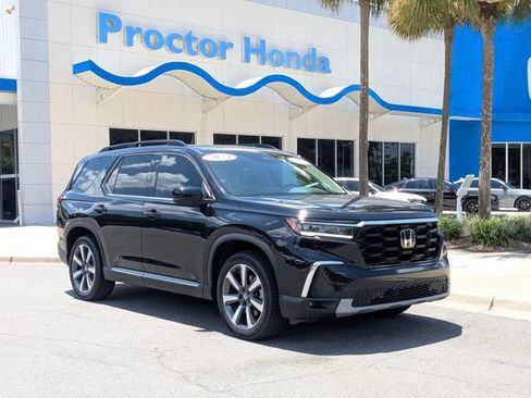 Certified 2024 Honda Pilot Touring image 1