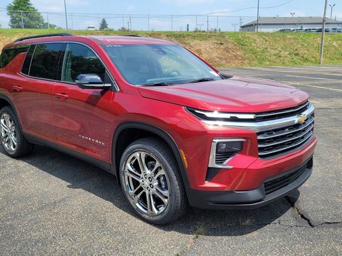 New 2025 Chevrolet Traverse LT w/ Driver Confidence Package image 16