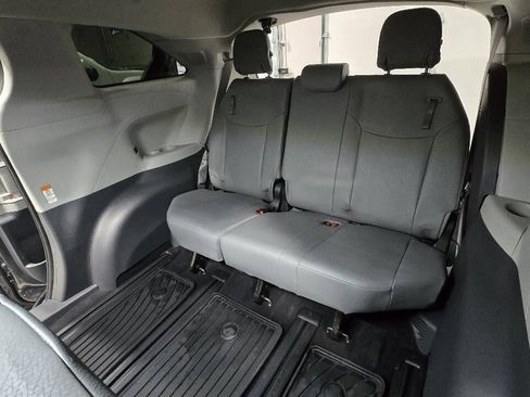 Used 2024 Toyota Sienna XLE w/ XLE Plus Package AWD/4WD image 35