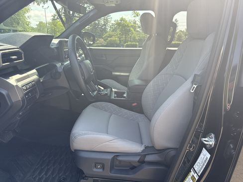 Used 2026 Toyota Tacoma SR5 AWD/4WD image 16