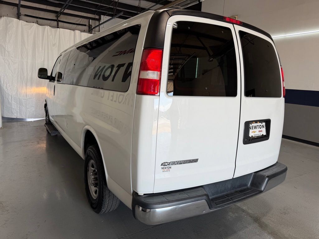Used 2020 Chevrolet Express 3500 LT w/ LT Preferred Equipment Group RWD image 32