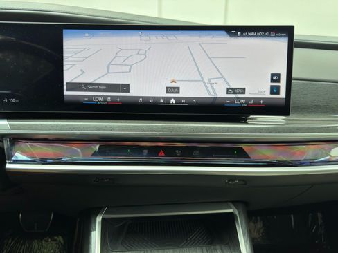 Used 2023 BMW i7 xDrive60 AWD/4WD image 26