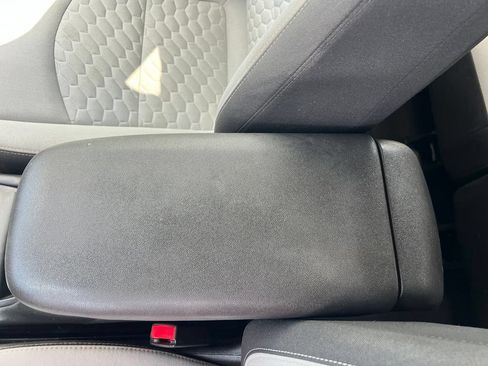 Used 2019 Chevrolet Equinox LS w/ LS Convenience Package FWD image 28