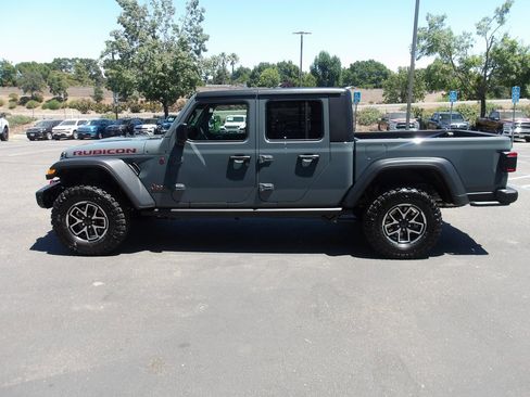 New 2025 Jeep Gladiator Rubicon w/ Steel Bumper Group image 5