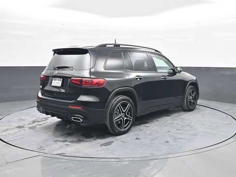 Used 2022 Mercedes-Benz GLB 250 4MATIC image 8