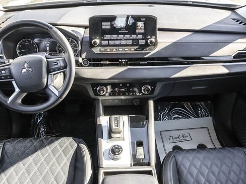 Used 2022 Mitsubishi Outlander SEL image 27