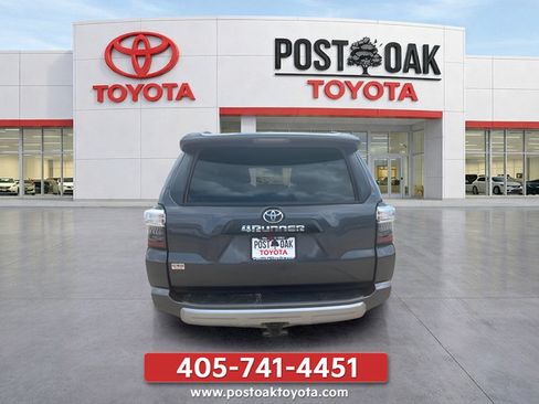 Used 2022 Toyota 4Runner TRD Off-Road AWD/4WD image 4