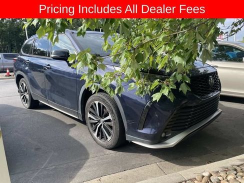 Used 2022 Toyota Highlander XSE AWD/4WD image 11