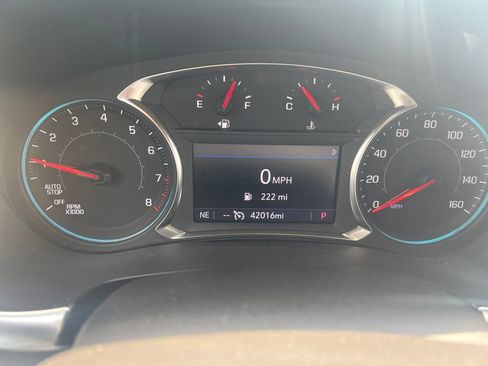 Used 2023 Chevrolet Traverse LT FWD image 8