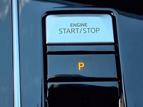 Used 2024 Volkswagen Golf R image 24