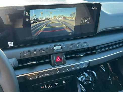 New 2025 Kia K4 LXS image 18