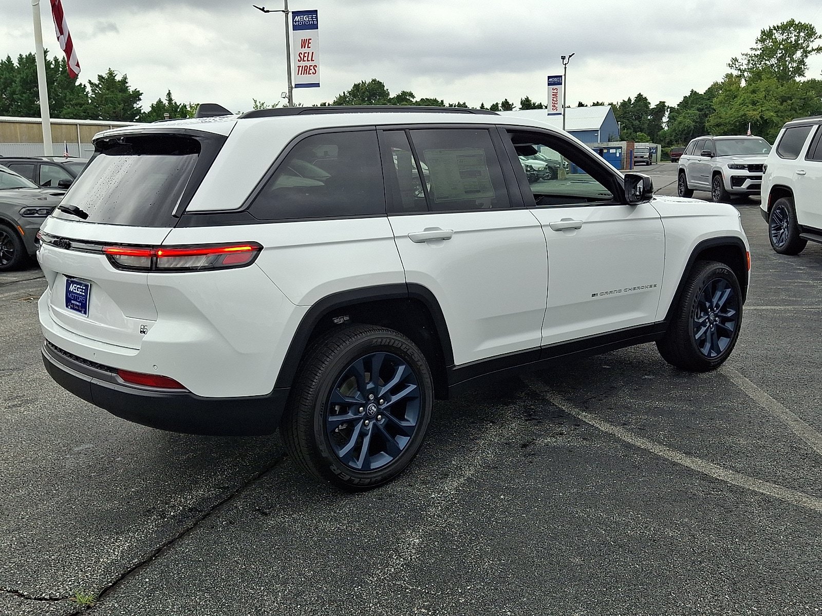 New 2026 Jeep Grand Cherokee Limited AWD/4WD image 6