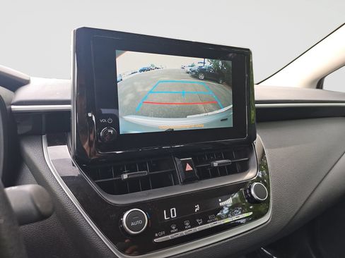 Used 2025 Toyota Corolla LE FWD image 28
