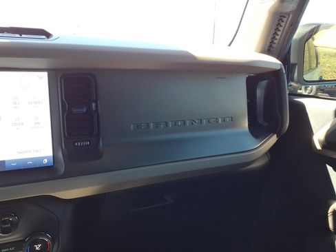 Certified 2024 Ford Bronco Wildtrak image 19