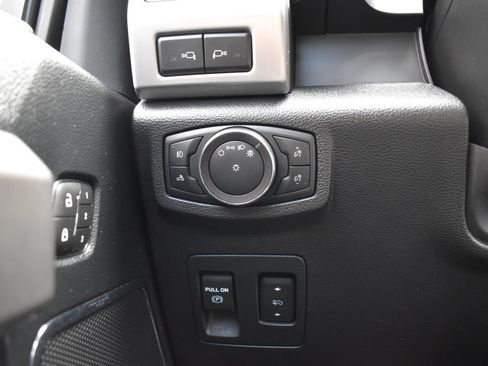 Used 2019 Ford F150 Platinum w/ Equipment Group 701A Luxury AWD/4WD image 16