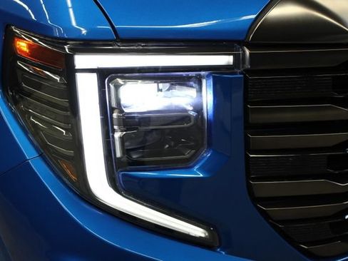 Used 2023 GMC Sierra 1500 AT4X AWD/4WD image 4