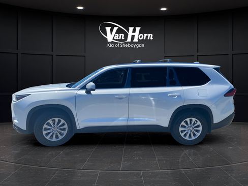 Used 2024 Toyota Grand Highlander AWD image 4
