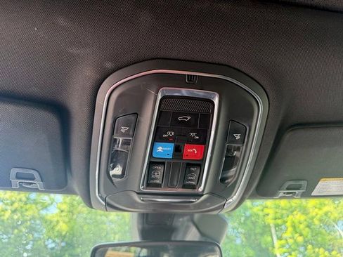 Used 2023 Jeep Grand Cherokee Altitude AWD/4WD image 25